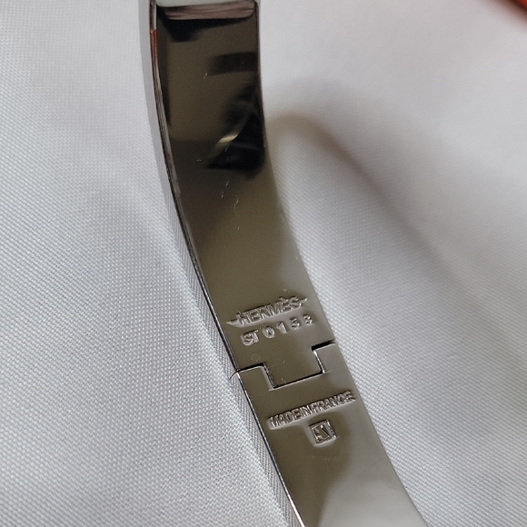 Hermes Pink Enamel H Clic Bracelet with Silver Hardware - Picture 2 of 4